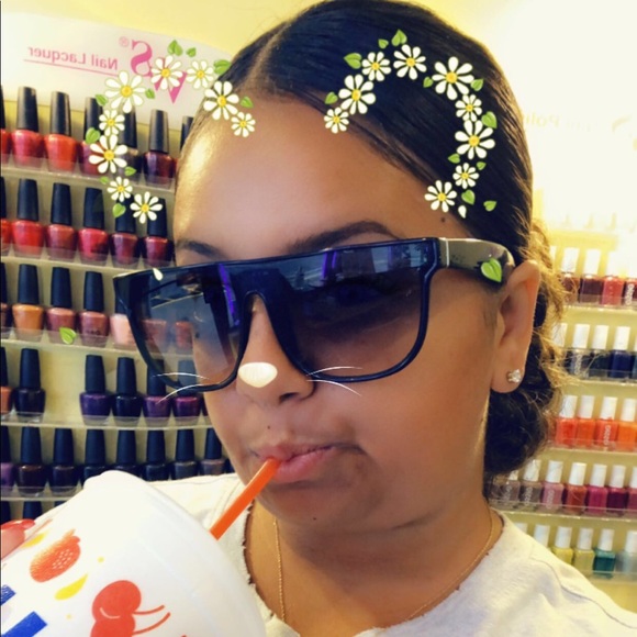 Meet your Posher, Ashley - Picture 1 of 1